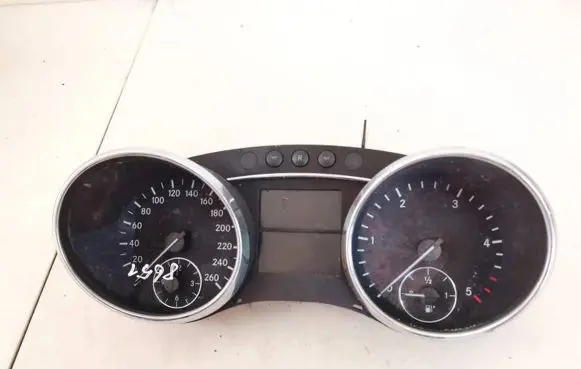 Mercedes-Benz R W251 Speedometer (instrument cluster) a2515408147 a2c53140237