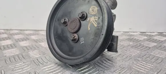 Mercedes-Benz E W211 Power steering pump A0044661301