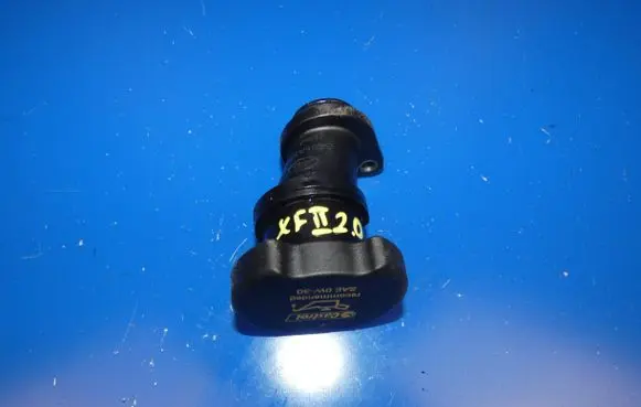 Jaguar XF Oil filler cap G4D36763AA C89WA