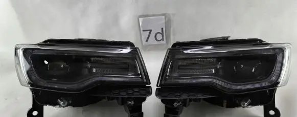 Jeep Grand Cherokee Headlight/headlamp 68142493AE