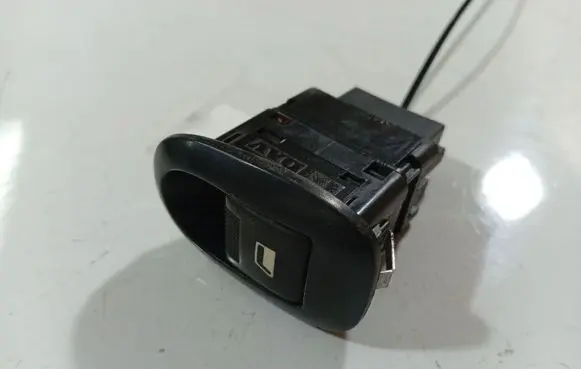 Peugeot 1007 Electric window control switch 25943