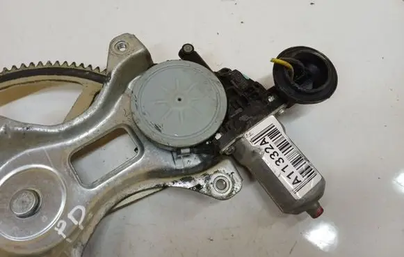 Toyota RAV 4 (XA30) Front door window regulator motor