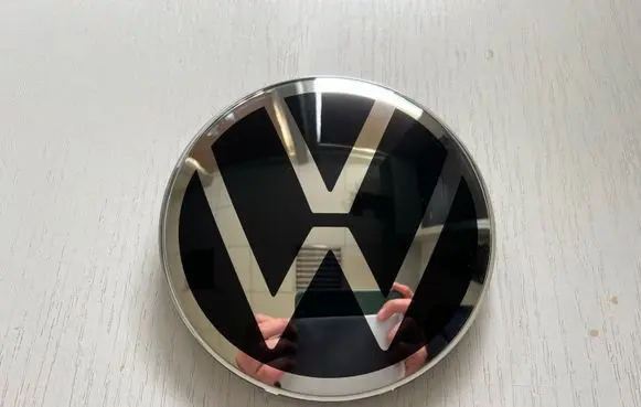 Volkswagen T-Roc Manufacturer badge logo/emblem 2GM853601E