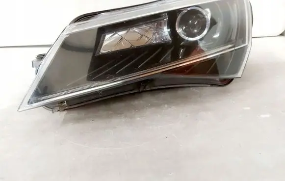 Skoda Superb B5 (3U) Headlight/headlamp