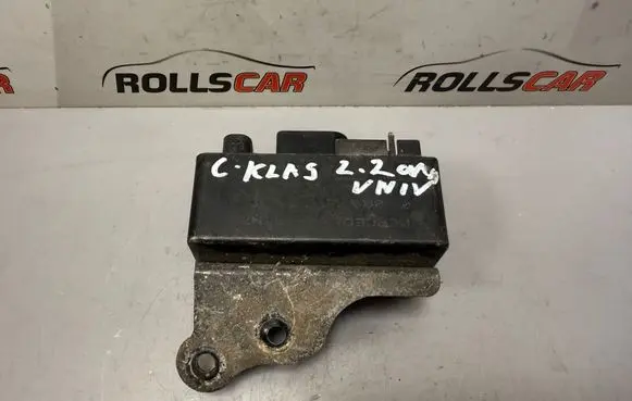 Mercedes-Benz C W203 Glow plug pre-heat relay 000545351