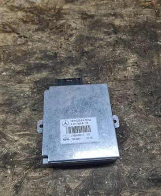 Mercedes-Benz E W211 Phone control unit/module A2118206185 3344001 2855V0014