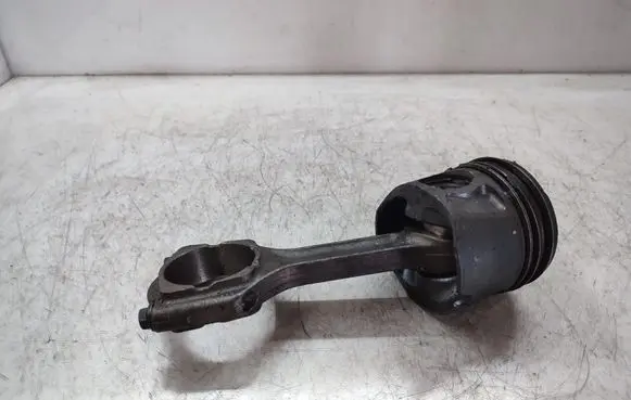 Opel Insignia A Piston with connecting rod 