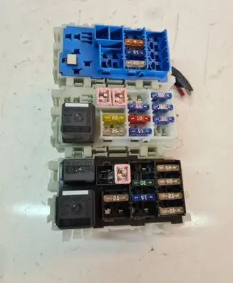 Volvo V70 Fuse box set 6g9t14k131da 6g9t14k131ba 6g9t14k131aa