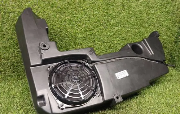 Audi A4 Allroad B8 Subwoofer speaker 8T8035382 1000143001