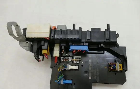 Mercedes-Benz E W212 Relay mounting block A2129009622