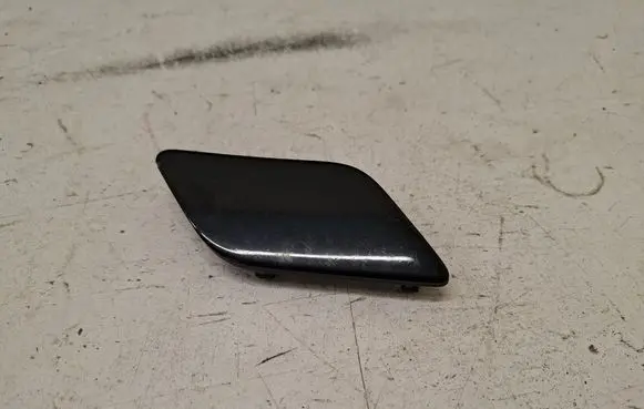 Mercedes-Benz E W211 Front tow hook cap/cover A2118851022