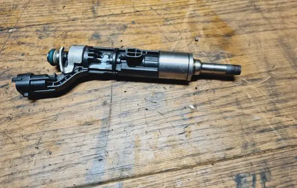Fuel injector