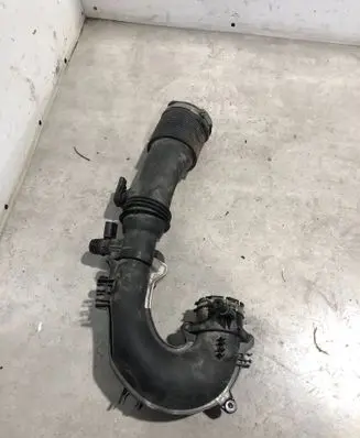 Mercedes-Benz A W176 Turbo air intake inlet pipe/hose A2700901029