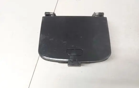 Glove box