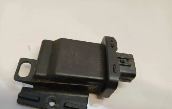 Toyota RAV 4 (XA30) Door control unit/module 8999130040 8B04 48411010610