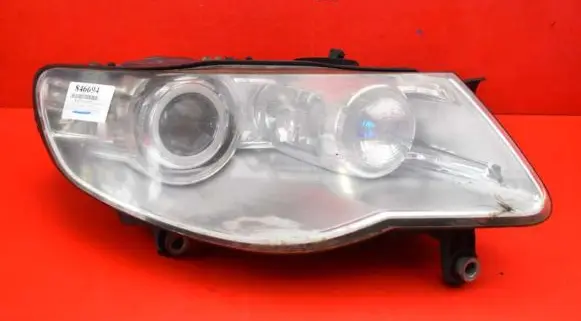 Volkswagen Touareg I Headlight/headlamp