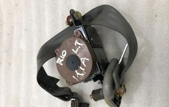 KIA Rio Rear seatbelt