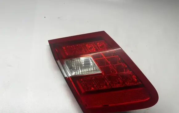 Mercedes-Benz E W212 Tailgate rear/tail lights A2129060158
