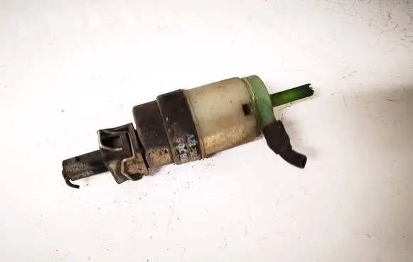 Opel Vectra C Windscreen/windshield washer pump 090508705
