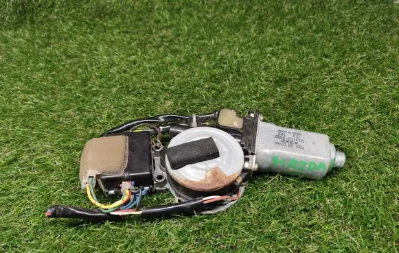 Mazda 6 Sunroof motor/actuator 8331002652