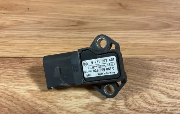 Volkswagen Touareg II Air pressure sensor 0281002401 038906051C