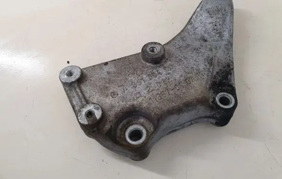 Mercedes-Benz C W204 Engine mounting bracket A6510940039