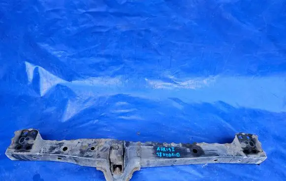Toyota Auris 150 Engine mount bracket 5710402160