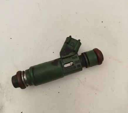 Volvo V70 Fuel injector 9470229 3900
