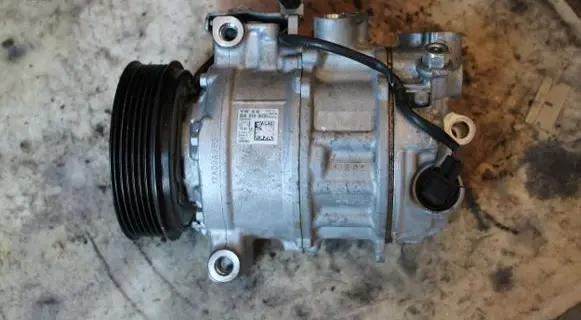 Seat Toledo I (1L) Air conditioning (A/C) compressor (pump) 820803
