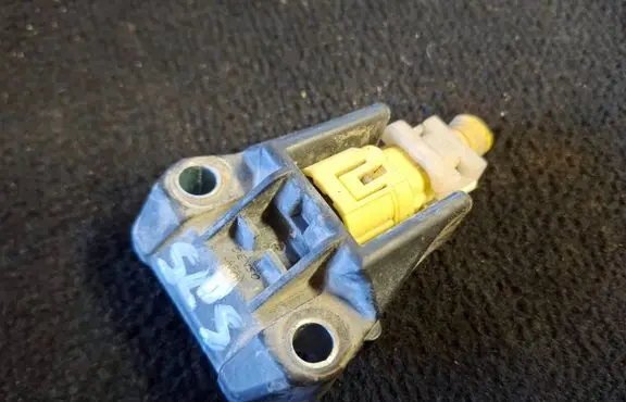 Subaru Legacy Airbag deployment crash/impact sensor 98231AG000