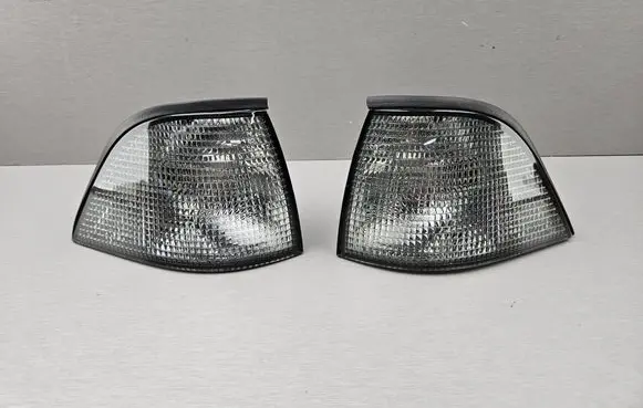 BMW 3 E36 Front indicator light 9403093 82199403093 8353281