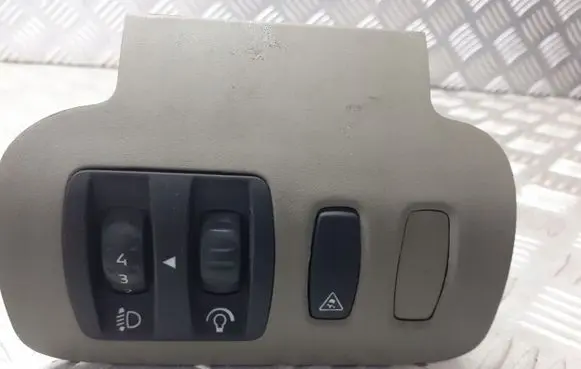 Renault Scenic II - Grand scenic II Headlight level height control switch 8200140984