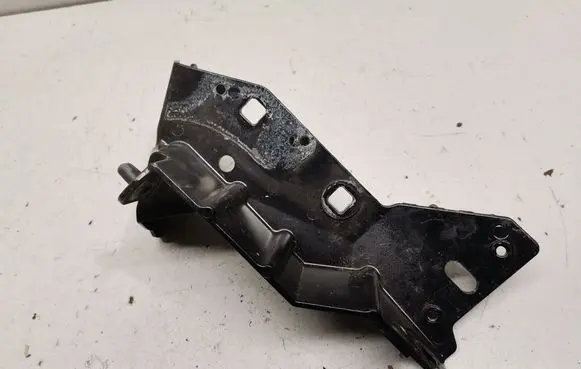 Land Rover Evoque II Fender mounting bracket K8D216C174AD