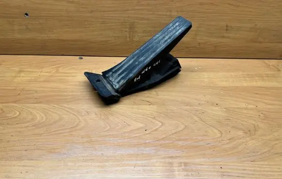 BMW 5 E60 E61 Accelerator throttle pedal 6788632 25916010 0407080507A