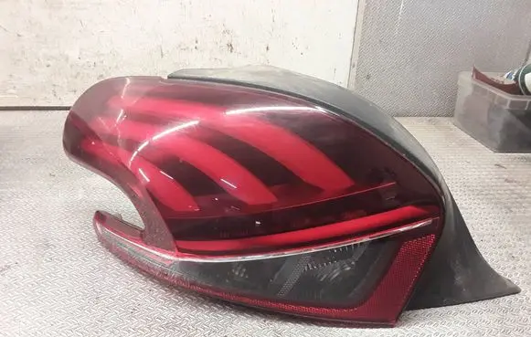 Peugeot 208 I Rear/tail lights 9810343080