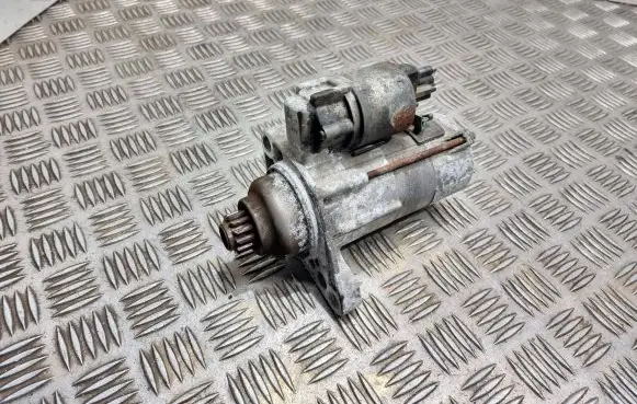 Volkswagen Golf VI Starter motor 02z911024k