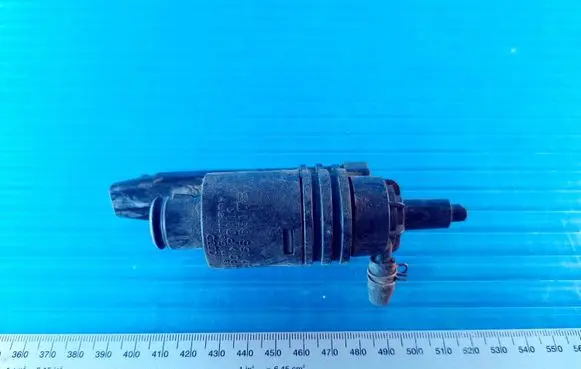 Audi A4 S4 B5 8D Windscreen/windshield washer pump 4A0955651