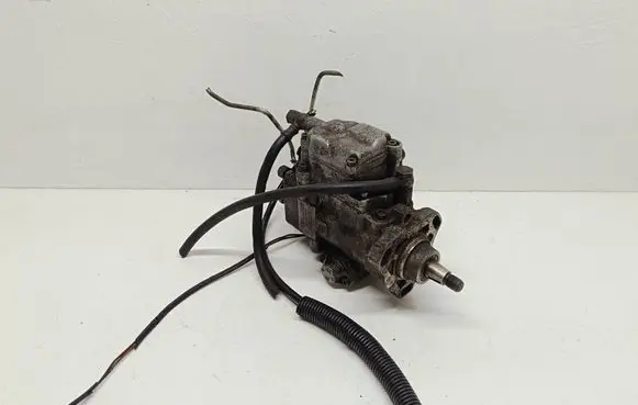 Audi A6 S6 C4 4A Fuel injection high pressure pump 0460415994 046130108D