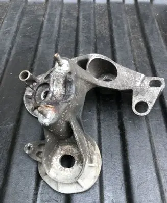 Audi A6 S6 C6 4F Engine mounting bracket 4F0199351N