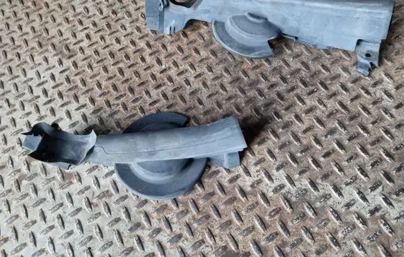 BMW 2 F22 F23 Engine compartment rubber 7307863 7307864