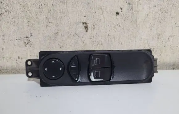 Mercedes-Benz R W251 Electric window control switch A6395450113 0ZZGS003