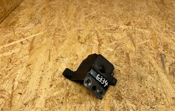 Audi TT TTS RS Mk3 8S Fender mounting bracket 8S0821431A