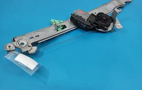 Renault Scenic II - Grand scenic II Front door window regulator with motor IMPRK1600870