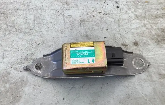 Toyota Prius (XW20) Airbag deployment crash/impact sensor 8983447020