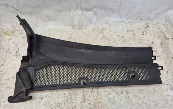 Citroen C4 III e-C4 Wiper trim 9830472380