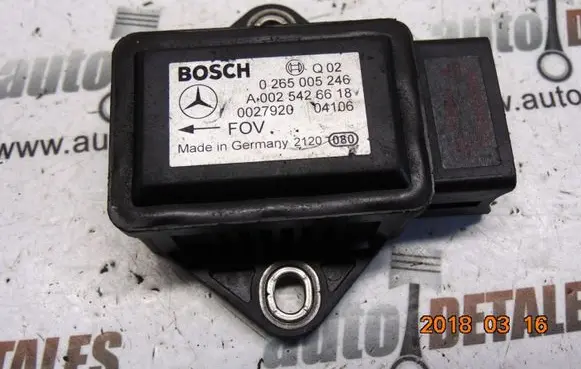 Mercedes-Benz E W211 ESP acceleration yaw rate sensor A0025426618 0265005246