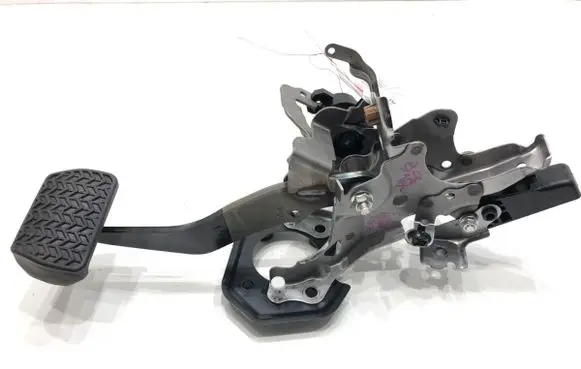 Lexus LBX Brake pedal 9822715980