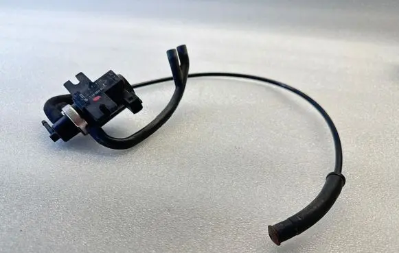 Volkswagen PASSAT B5 Turbo solenoid valve 68201 96323 1H09066275096