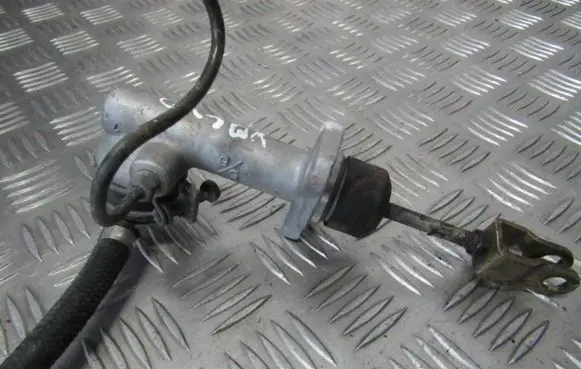Volvo S40, V40 Master brake cylinder