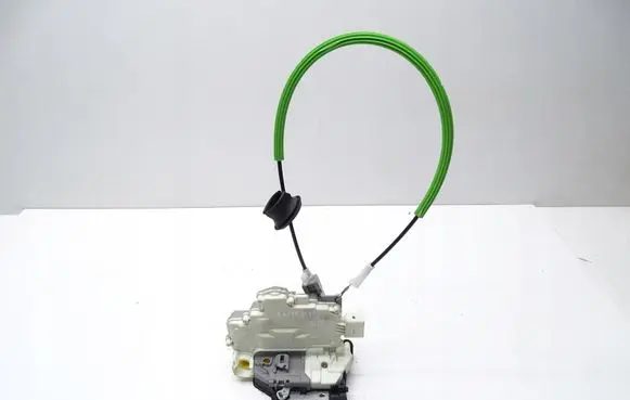 Audi TT TTS Mk2 Front door lock 8J2837016C